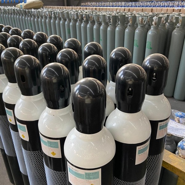 FAR-REACHING SPECIFICATION OF GAS CYLINDER REGULATORS TO SUIT YOUR NEEDS