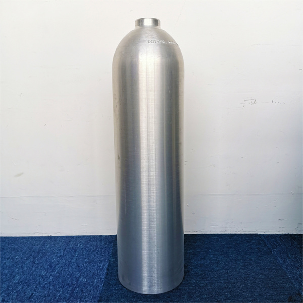Unleash your diving potential with our innovative air tank technology.