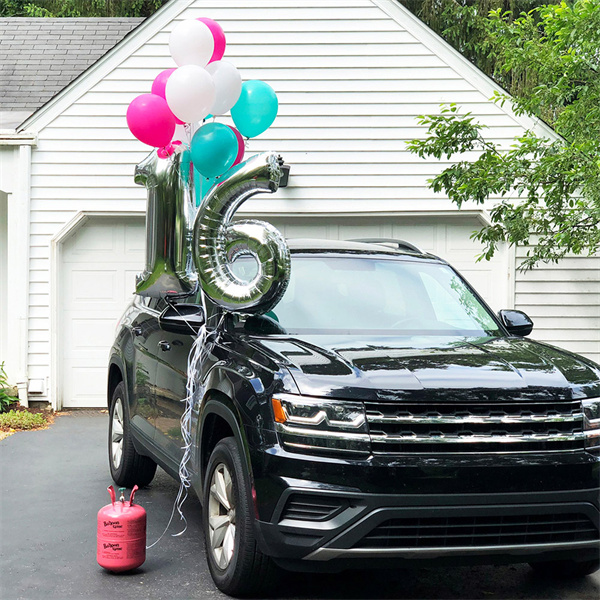 Create festive moments with a small balloon tank