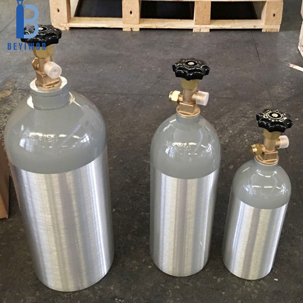 Applicazioni del cilindro di CO2 da acquari a pistole di airsoft fai da te