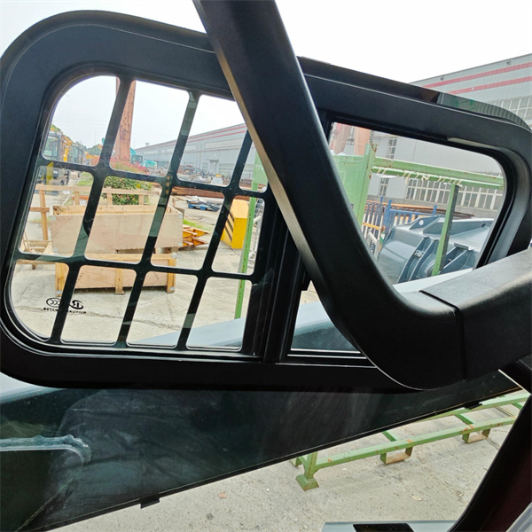 Mini Pá Carregadeira Compacta Ideal para Pequenos Espaços