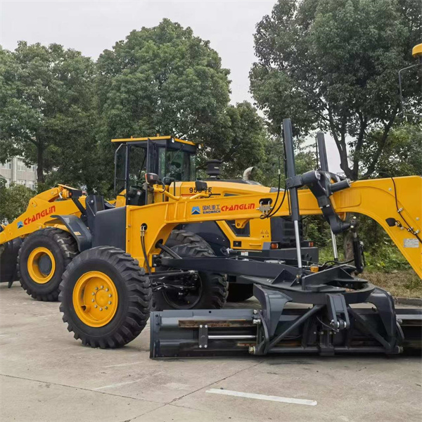 Tips for Properly Operating Motor Grader Equipmen
