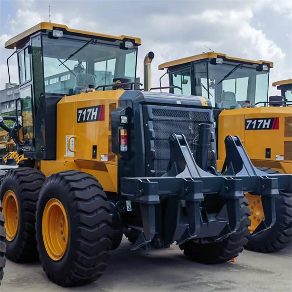 Versátil e Confiável - Equipamento de Construção de Patrolas