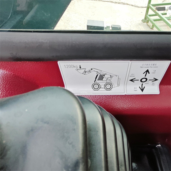 A Máquina Mini Carregador Pá Escavadeira