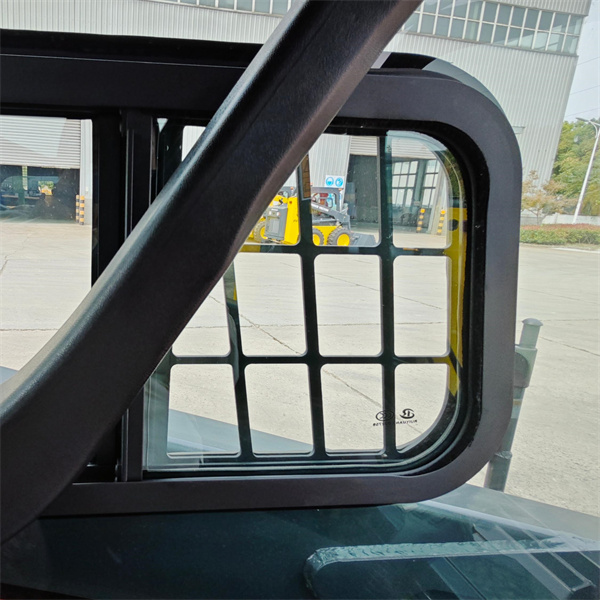 O Mini Carregador Pá Escavadeira Perfeito para Trabalhos Difíceis em Espaços Apertados