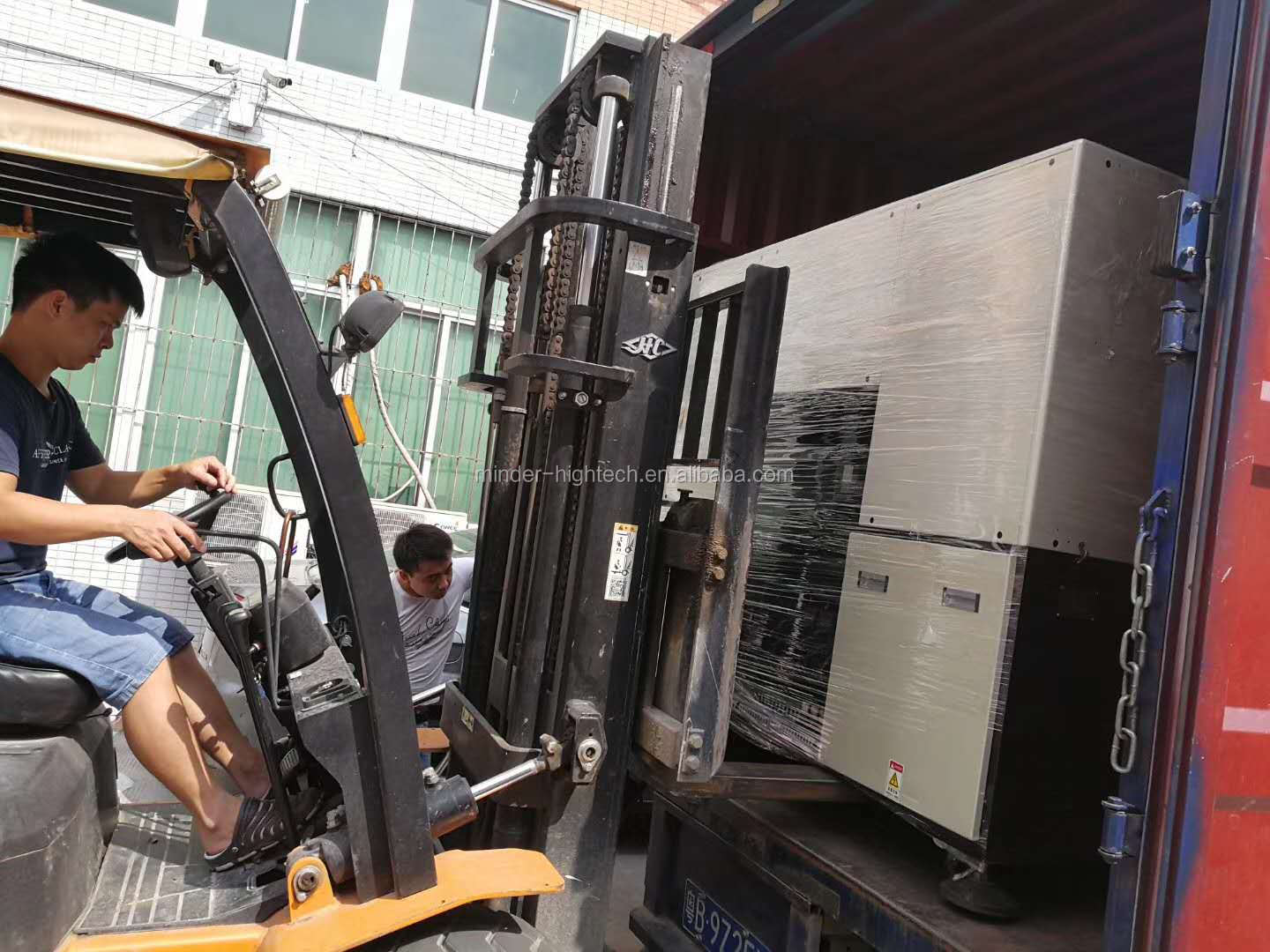 MD8100 Multifunctional Plug-in machine for SMT Automatic terminal insertion machine details