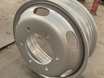 How Forklift Wheel Rims Influence Maneuverability in Tight Spaces