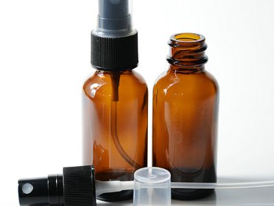 Ako vybrať správnu sklenkovú ampulovú láhev s krivou hrdlicou pre váš produkt
