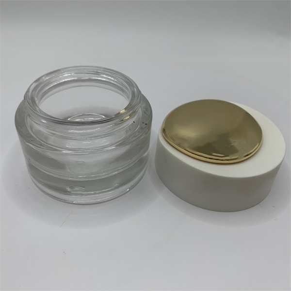 Die gebruik van Versieringsglasflesse in die huis
