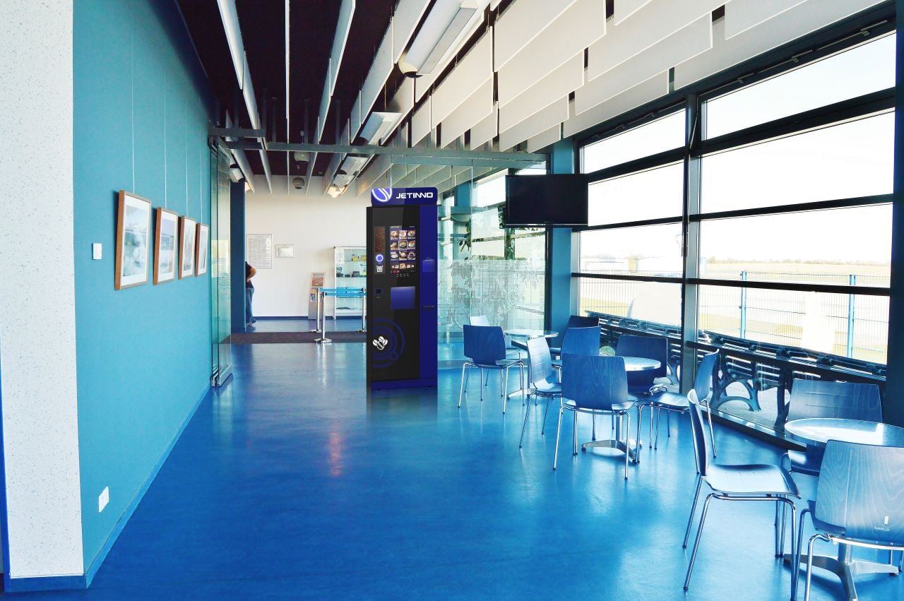Satisfy Your Coffee Cravings Instantly with a Cafe Vending Machine