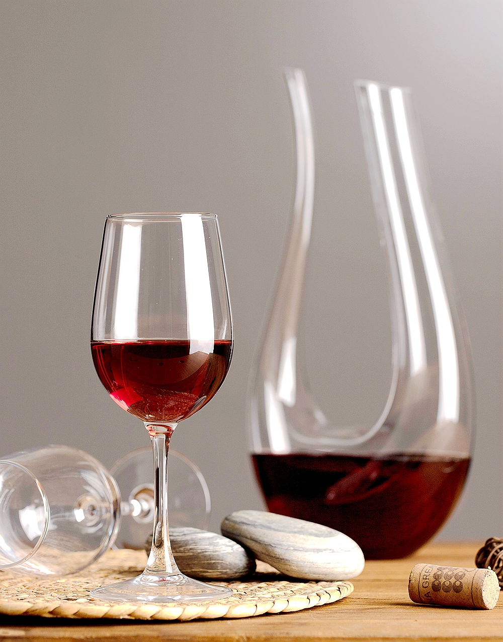 Wholesale Products Customized Logo U-shaped Luxury Glassware Oblique Carafe Wine Decanter for Wedding Party Bar Banquet factory