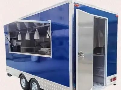 Los marcos de ventanas sellados ayudan a que las autocaravanas para camionetas resistan la humedad durante largas temporadas de lluvia
