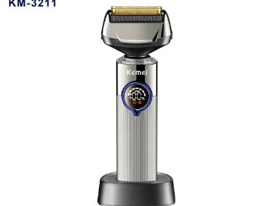 Barbering Through the Ages: A Journey from Traditional Techniques to Modern Innovations
