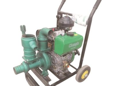 Máy bơm nước diesel so với máy bơm nước năng lượng mặt trời: Cái nào phù hợp với nhu cầu cấp nước của bạn?