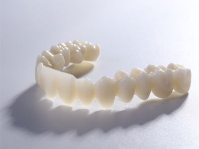 ¿Por qué elegir bloques de circonio para coronas dentales?