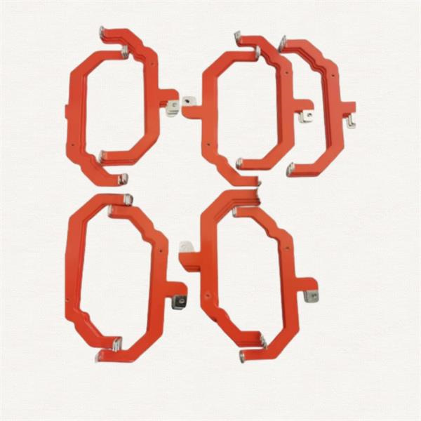 バッテリーターミナルバスバーで確実な接続を確保する