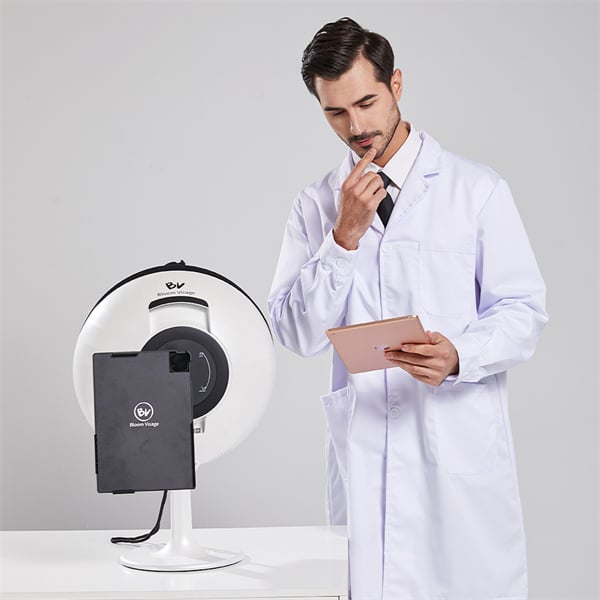 Take Control of Your Skincare with the Game-Changing Skin Analyzer Mirror