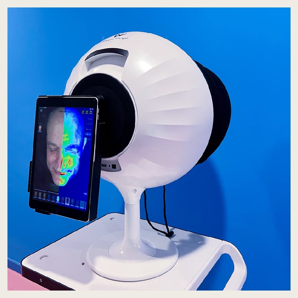 Achieve a glowing, radiant complexion - start your skincare journey with our facial skin analyzer