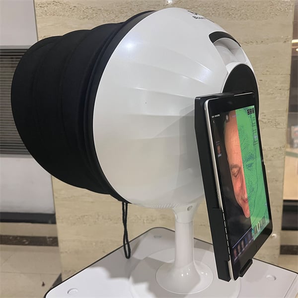 Experience a Professional-grade Skin Consultation Anytime, Anywhere with a Portable Machine