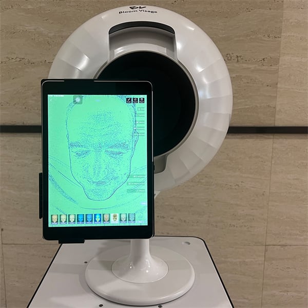 Revolutionizing Human-Computer Interaction with AI-Assisted Face Analysis