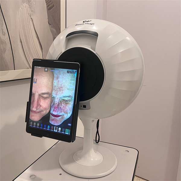 The accuracy and benefits of using a face age detector