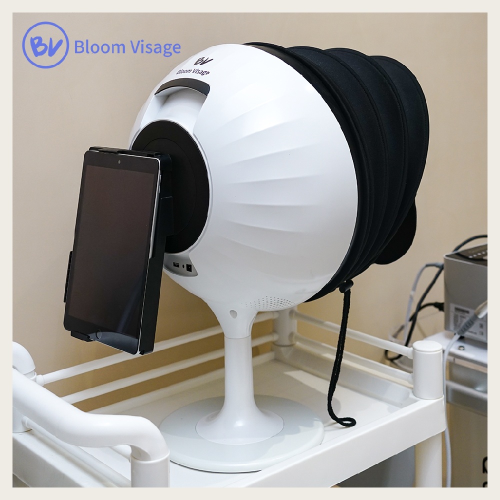 Maximize the Benefits of Your Skincare Products with a Skin Analyzer Machine