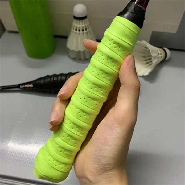Teknik Overgrip untuk Pemain Beach Tennis
