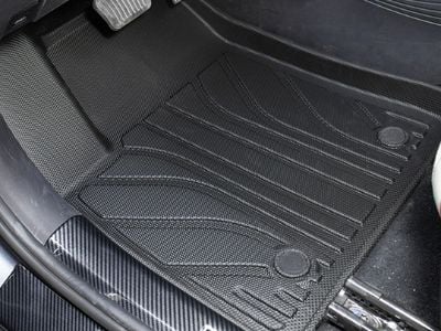 Why is it necessary to install a rear bucket cover for BYD Shark 6?