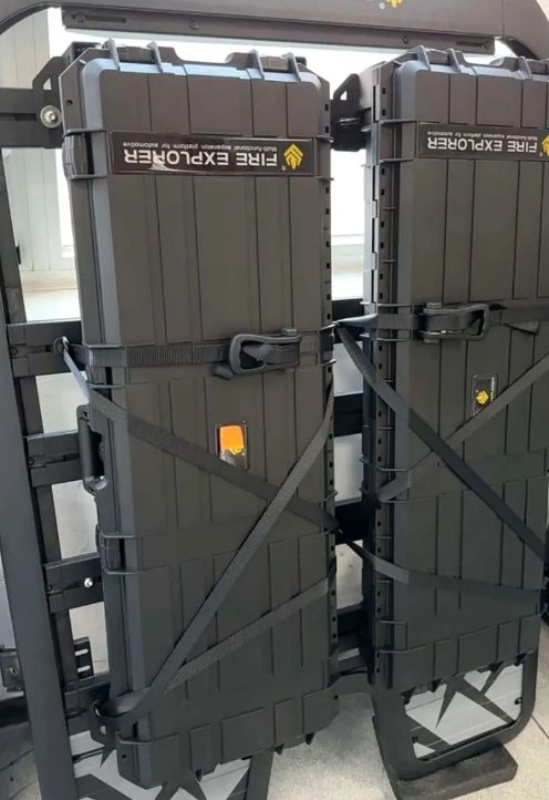 Elevate your customer satisfaction and increase sales with the versatile and reliable tank 300 Roof equipment box