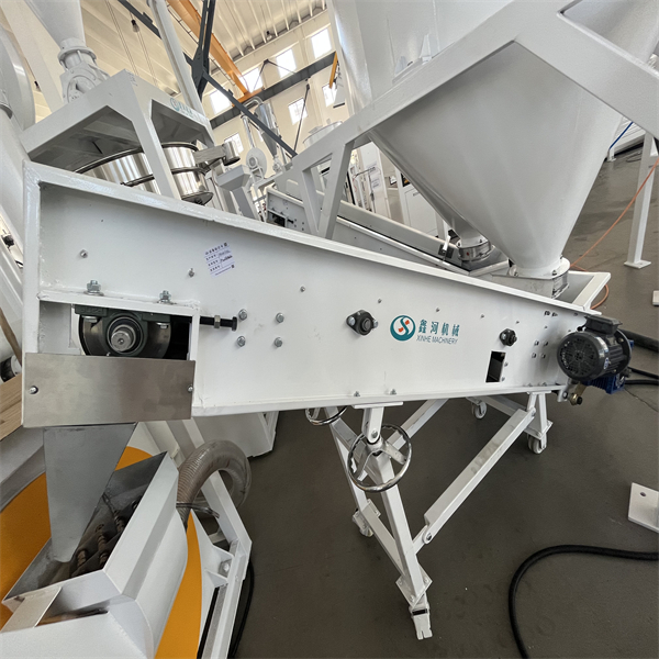 Optimus pro productione pelliculae, laminae plasticae et adhesivorum