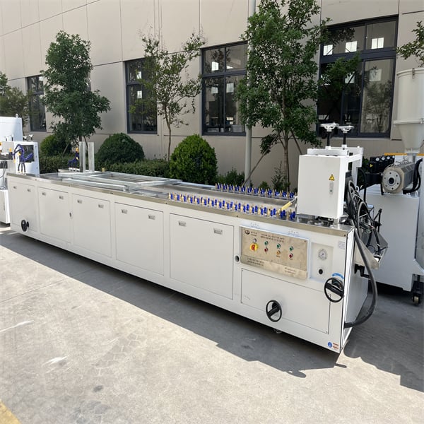 Plastik çatı qatı makinələrinin yüksəlişi
