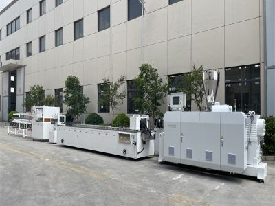 Why Chinese engineers are familiar with the technology of WPC door panel production line