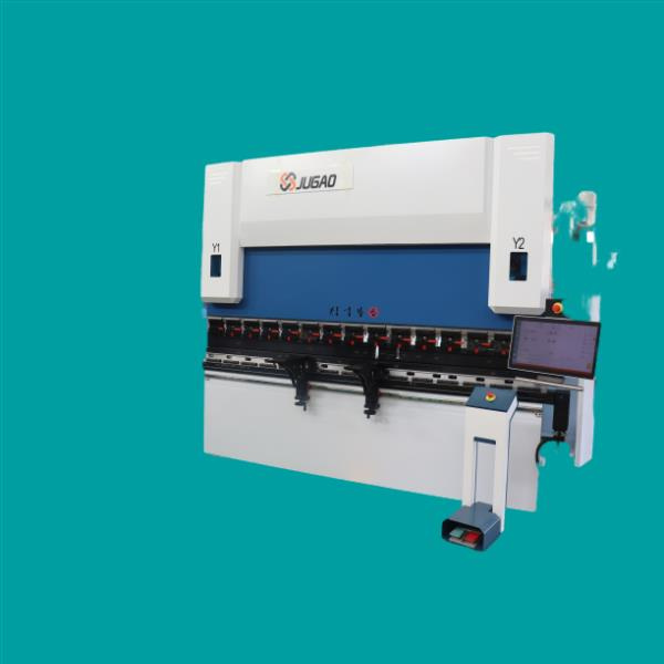 Meeting the most demanding bending requirements with a 2000 ton press brake.