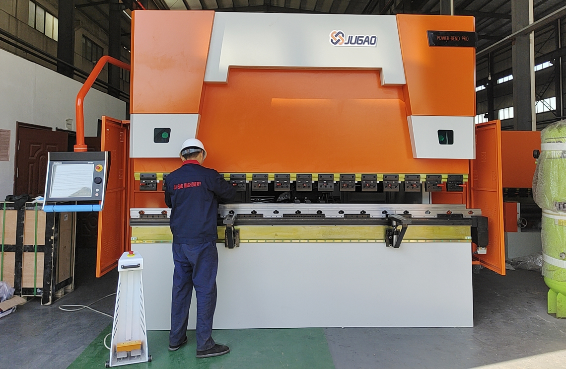 CNC Hydraulic Press Brakes With Delem DA-66T Controller factory