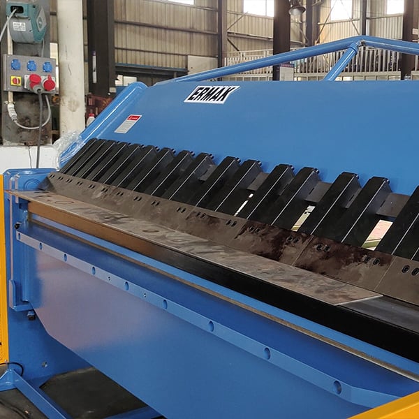 Versatile applications of hydraulic folding machines in various industries