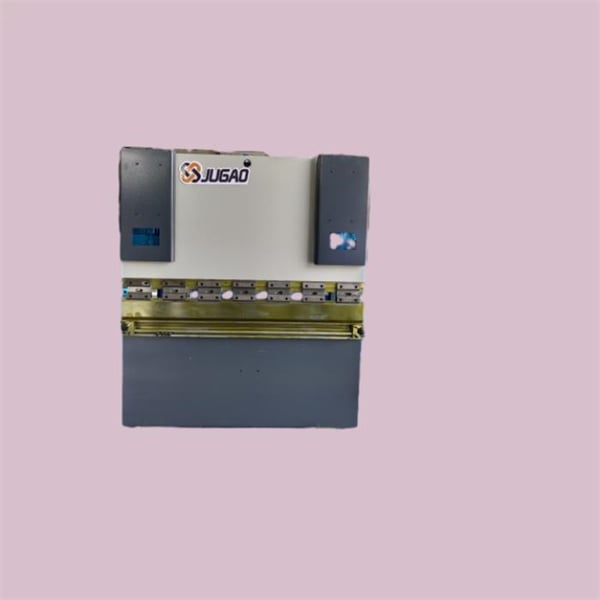 چگونه ماشینهای فشار CNC تولید را سادهتر میکنند