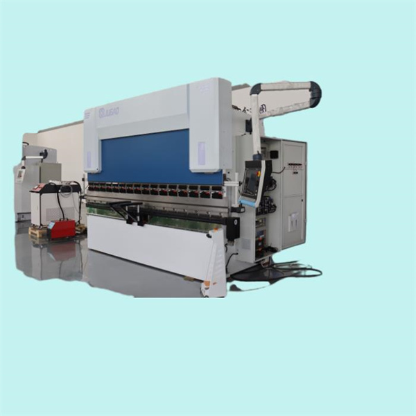 Unleashing the full force of a 2000 ton press brake.