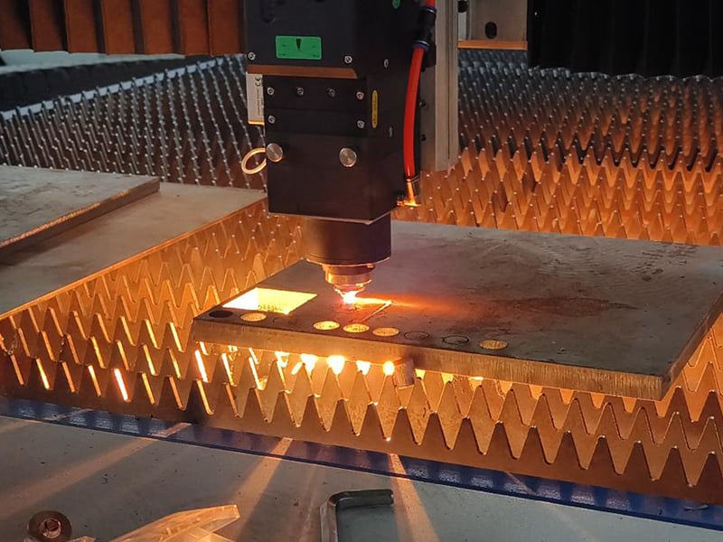 Jak zabránit poškození laserové hlavy a prodloužit její životnost
