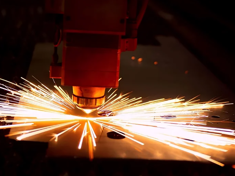 How to Troubleshoot Laser Cutting Sparks Problem Efficiently