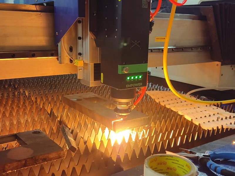 Jak účinně zabránit přehřívání laserového stroje