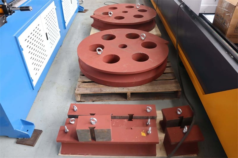 How to quickly solve the problem of tool changing on a pipe bending machine?
