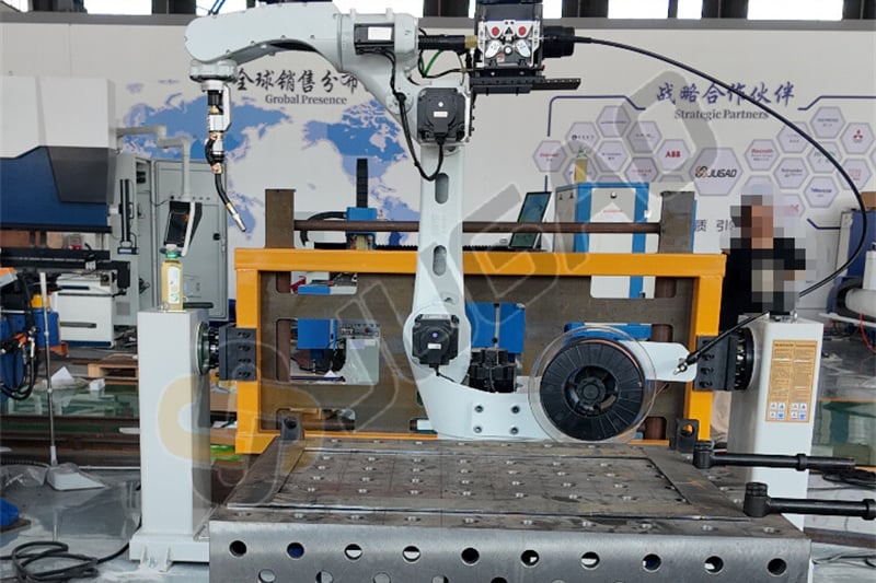 Rotational Degrees of Freedom in Welding Robots