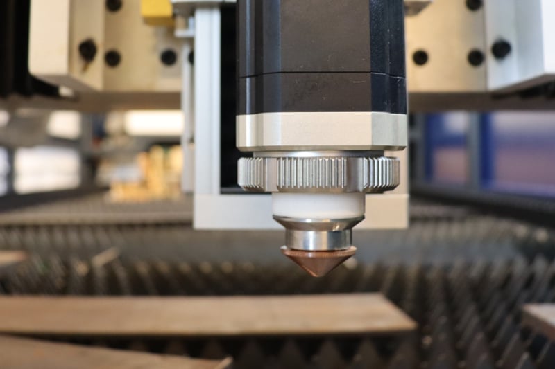 Selection of nozzles for laser cutting machines