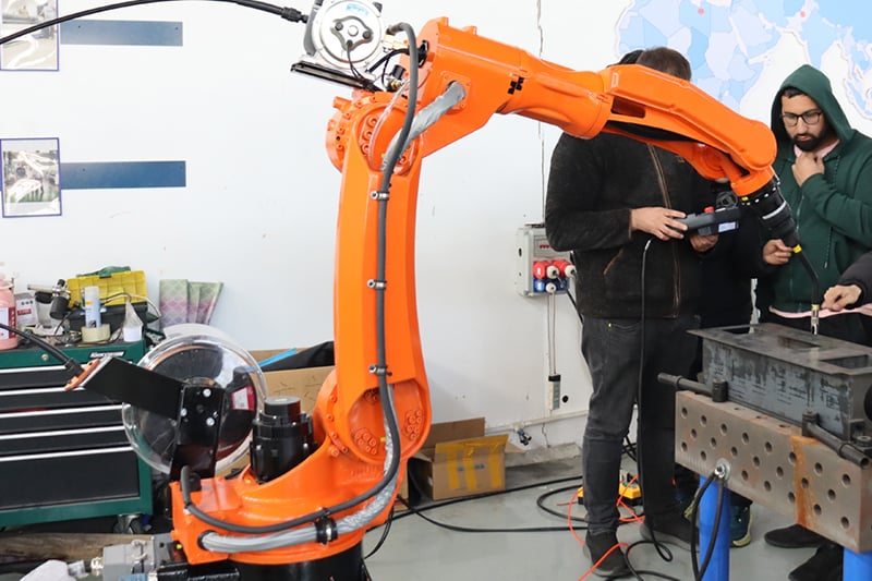 The Difference Between Welding Robot Positioning Accuracy and Repeatability