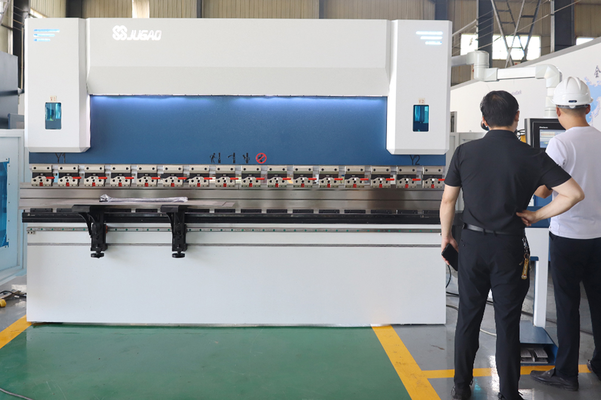 Най-добрият 5 производители на машини за CNC преса с отбивалка
