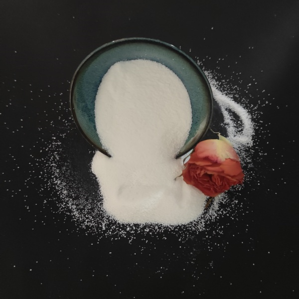 How silicon dioxide contributes to the strength and durability of everyday products