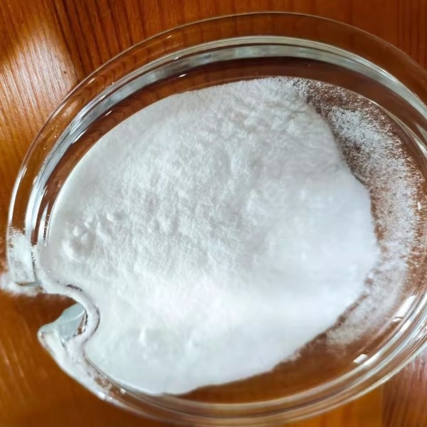 From odors to stains, bicarbonate de sodium tackles it all