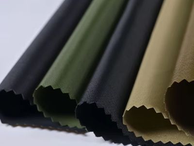 Nylon mod polyester Oxford-stof: Hvilket er bedst i holdbarhed og ydeevne?