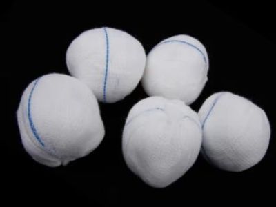 O Que Torna os Cotonetes de gaze Ideais para Limpeza e Curativos de Feridas?