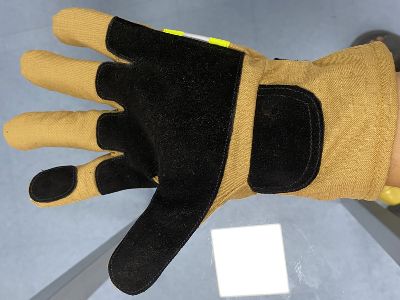 Firefighting gloves have a cut resistance rating of EN388